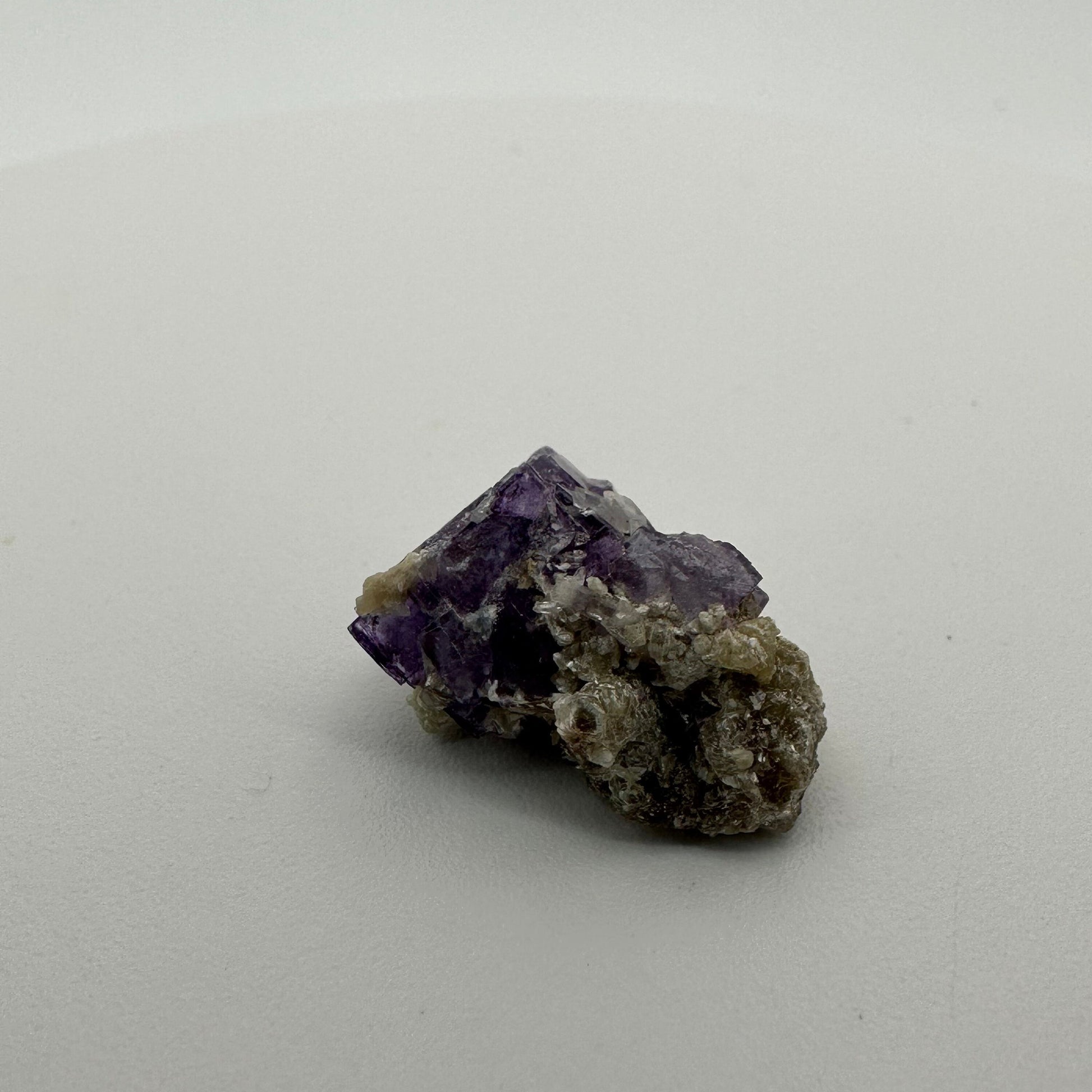 Mini Yaogangxian/YGX Fluorite Purple Cube Specimen