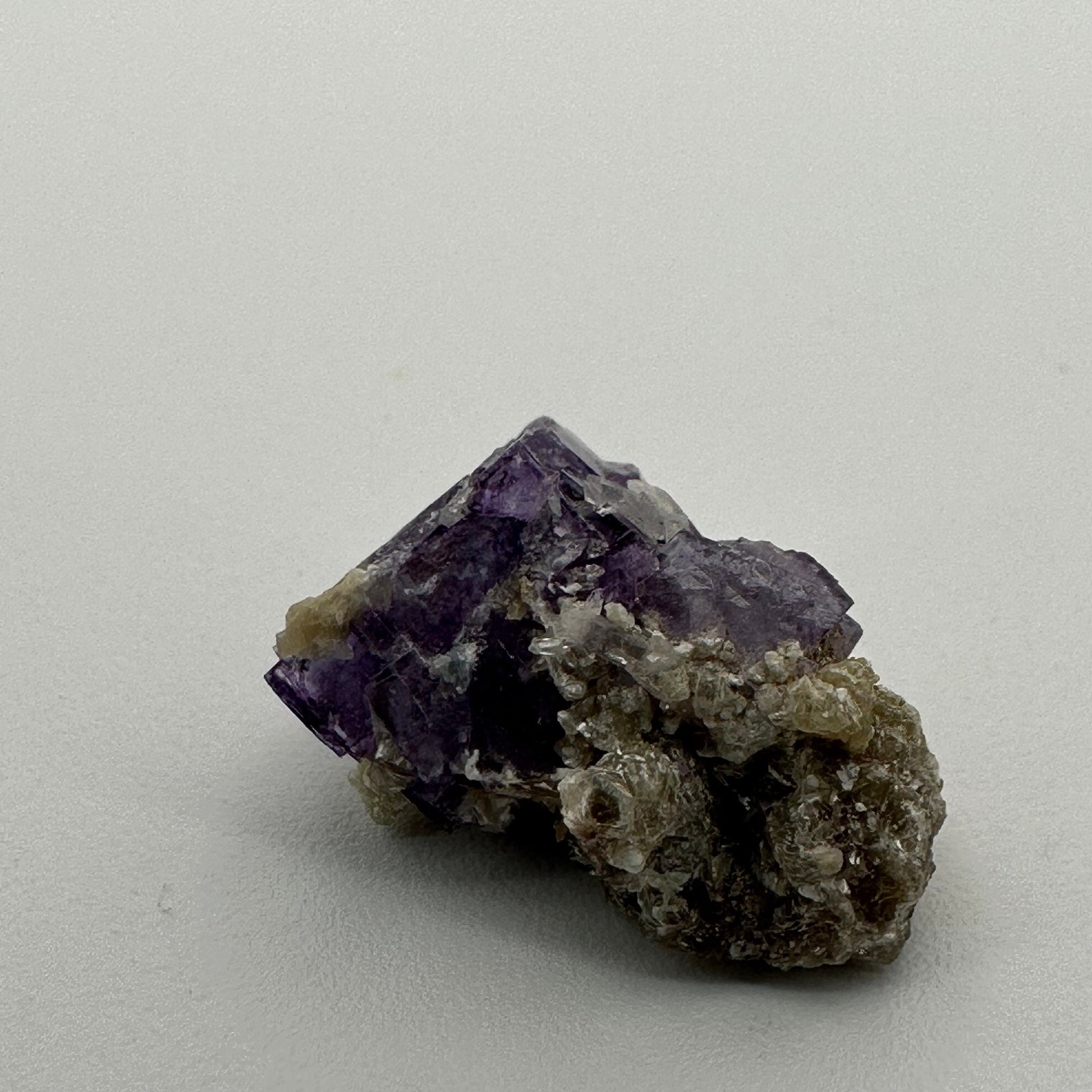 Mini Yaogangxian/YGX Fluorite Purple Cube Specimen
