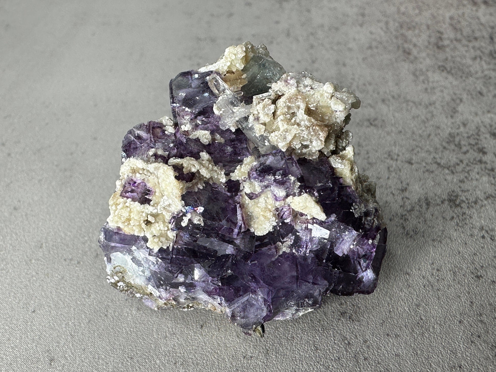 Wonderful Yaogangxian/YGX Fluorite Specimen High-Quality Genuine Purple Cluster With Rainbows