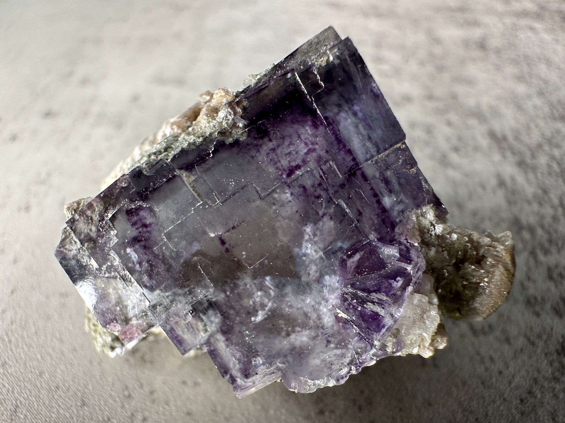 Captivating Yaogangxian/YGX Fluorite Specimen High-Quality Purple Crystal Cluster With Color Zoning
